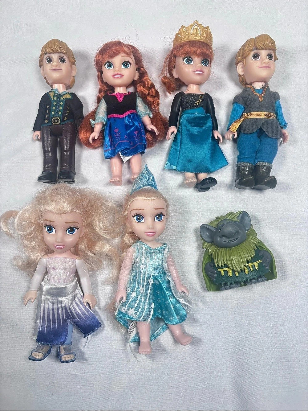 Disney Frozen 2 Small Doll Collection Set